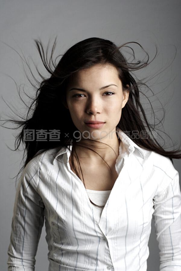 37间房主播跳舞 暗夜电影
